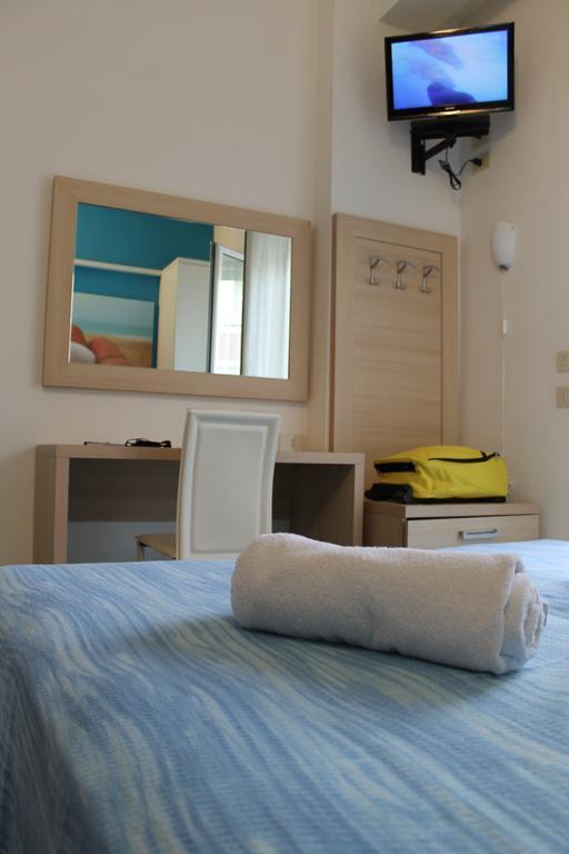 Hotel Esperia Cattolica Zimmer foto