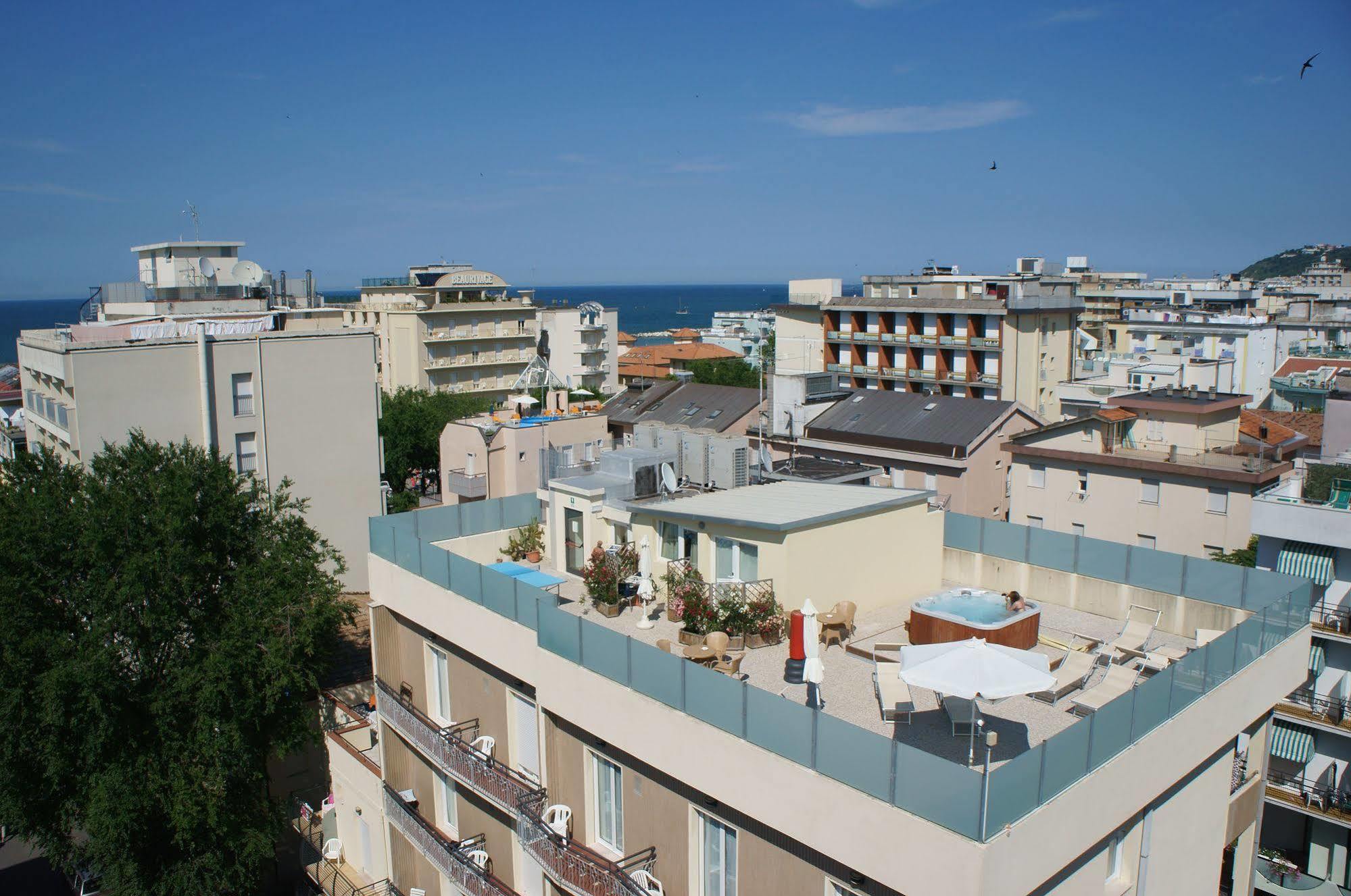 Hotel Esperia Cattolica Exterior foto